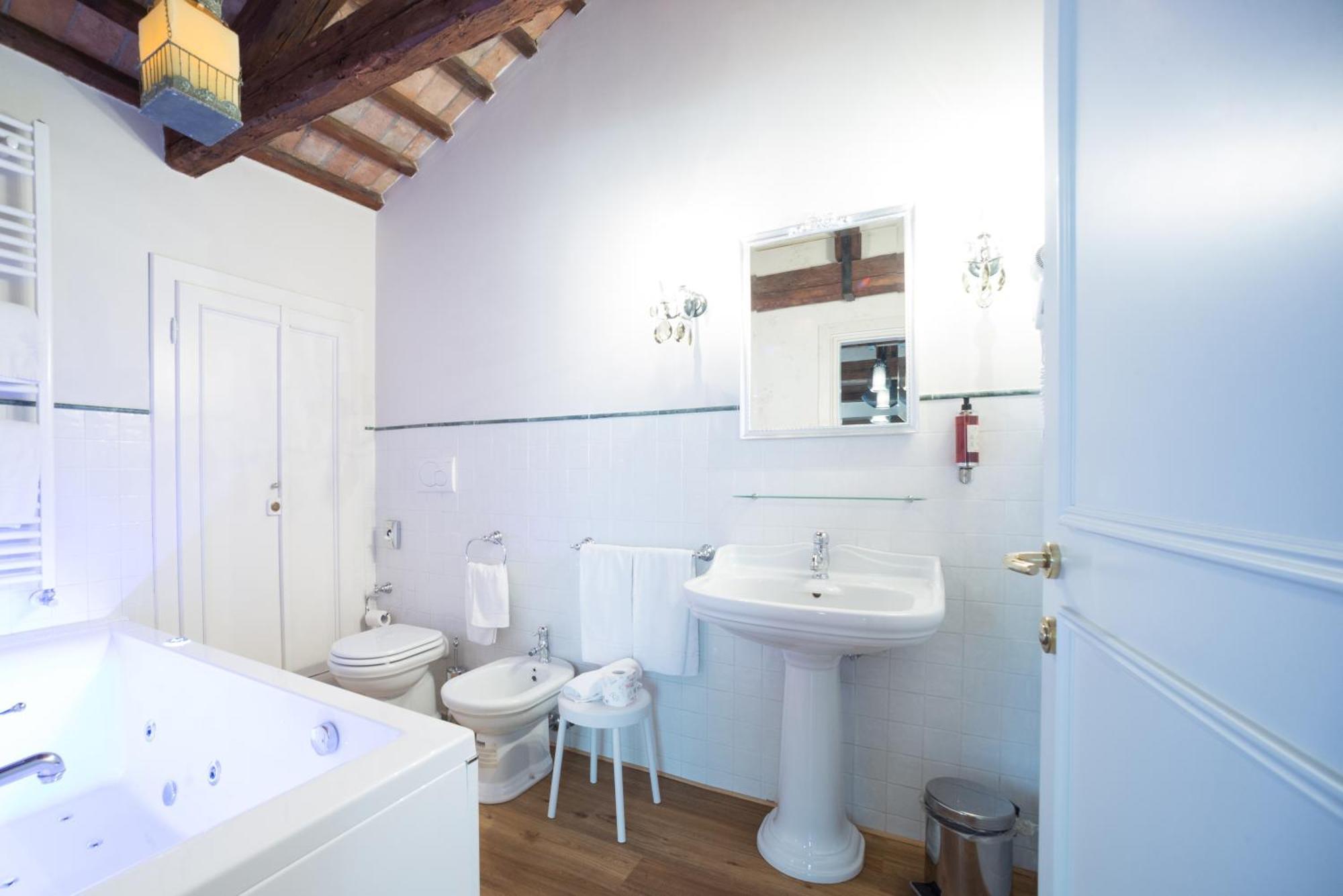Superior Room Jacuzzi